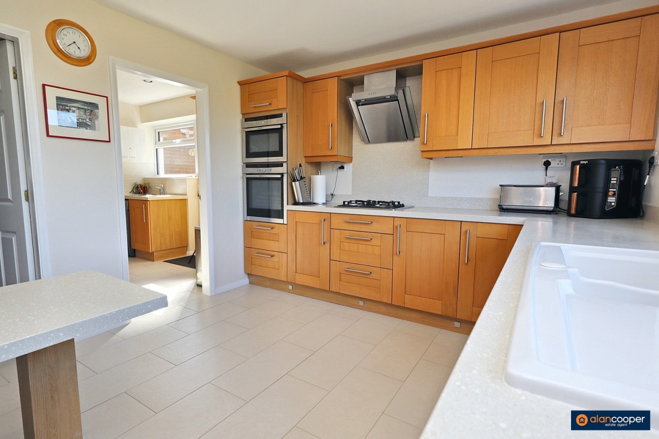 Wentworth Drive, Whitestone, Nuneaton, CV11 6LZ