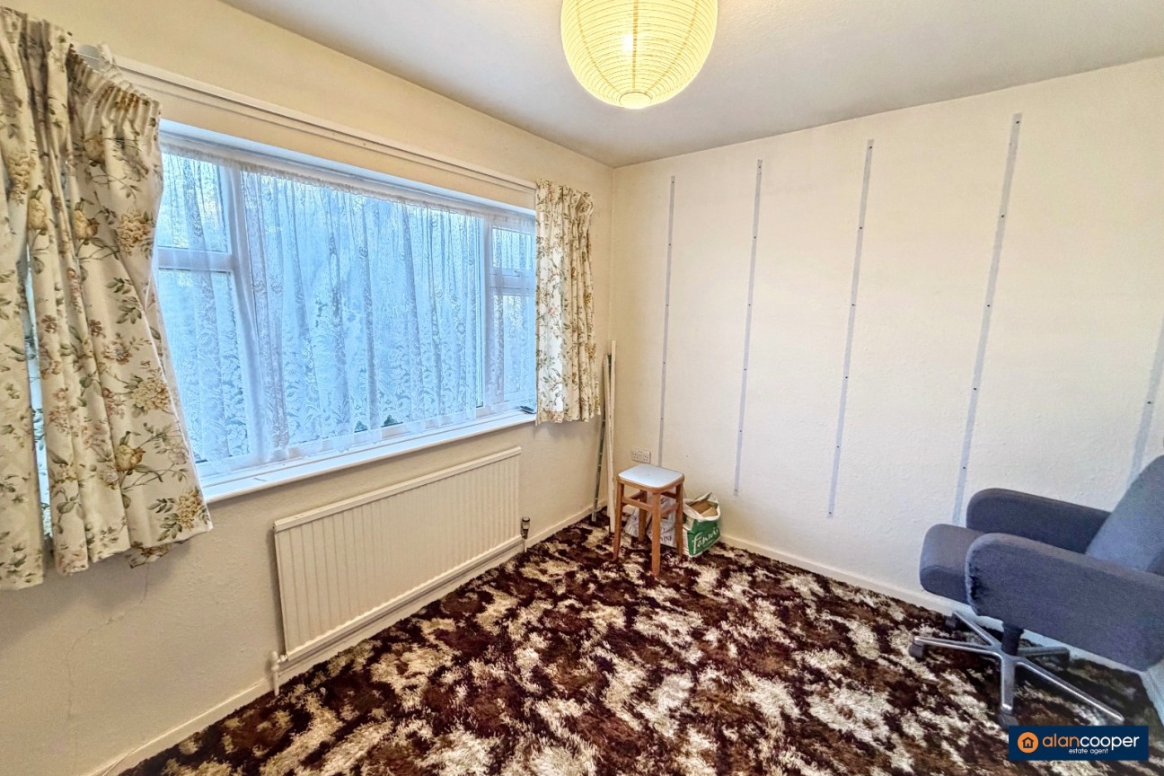 St. Nicolas Park Drive, Nuneaton, CV11 6EE