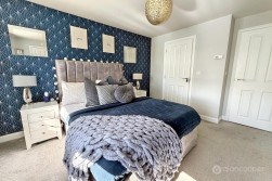 Flower Garden Drive, St James' Gate, Weddington, Nuneaton, CV10 0FX