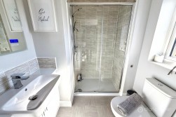 Flower Garden Drive, St James' Gate, Weddington, Nuneaton, CV10 0FX