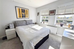 Flower Garden Drive, St James' Gate, Weddington, Nuneaton, CV10 0FX