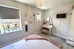 Flower Garden Drive, St James' Gate, Weddington, Nuneaton, CV10 0FX