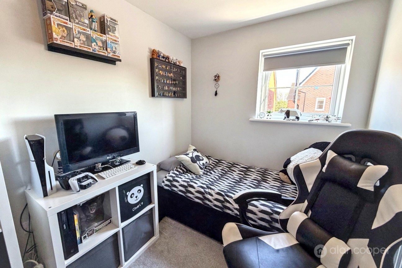 Flower Garden Drive, St James' Gate, Weddington, Nuneaton, CV10 0FX