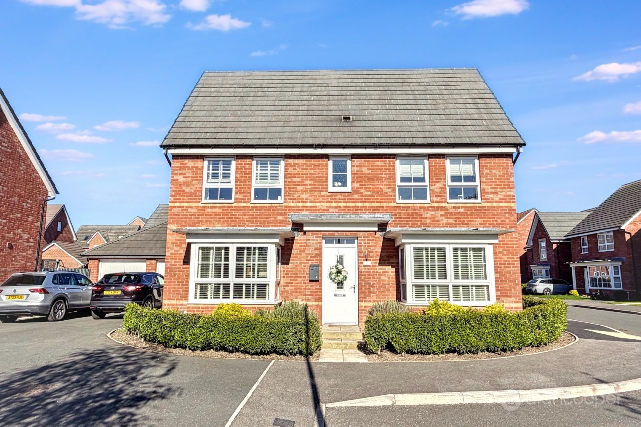 Flower Garden Drive, St James' Gate, Weddington, Nuneaton, CV10 0FX