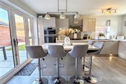 Flower Garden Drive, St James' Gate, Weddington, Nuneaton, CV10 0FX