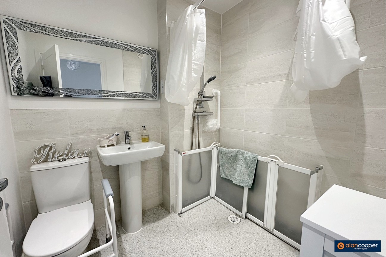 Catch Crop Way, Meadow Green, Nuneaton, CV11 7AF