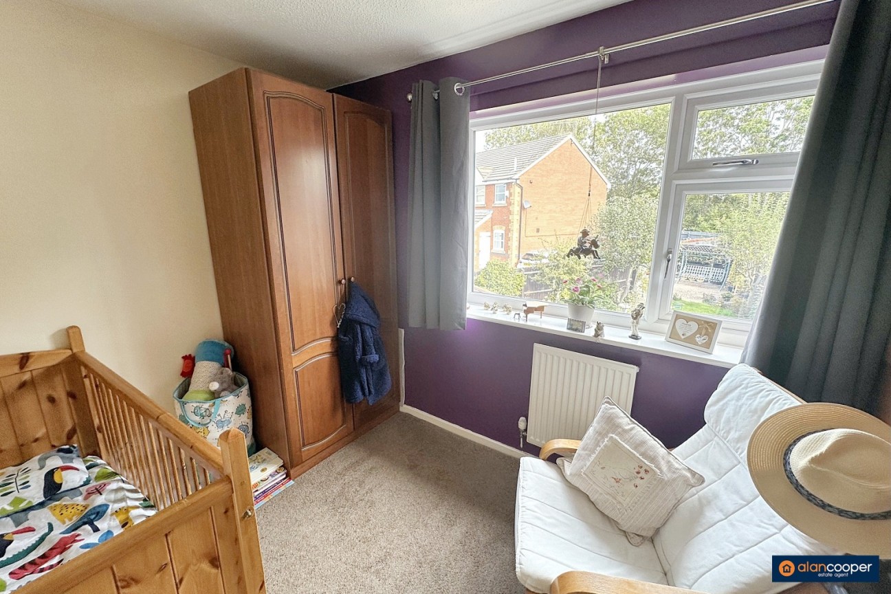 Marsdale Drive, Manor Park, Nuneaton, CV10 7RU