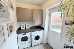 Quincy Close, Bramcote Manor, Nuneaton, CV11 6AY