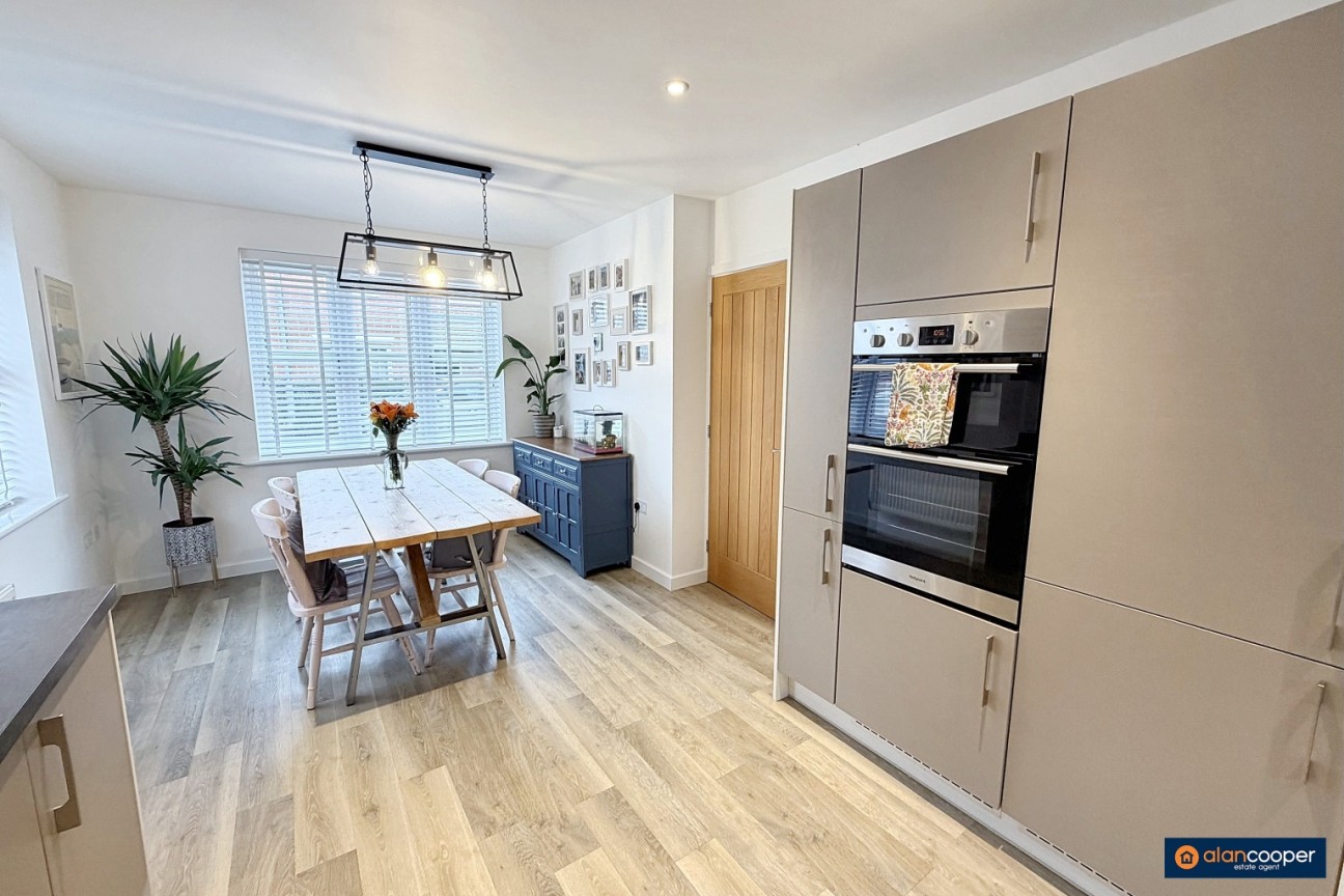 Quincy Close, Bramcote Manor, Nuneaton, CV11 6AY