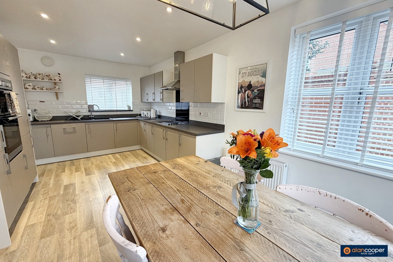 Quincy Close, Bramcote Manor, Nuneaton, CV11 6AY