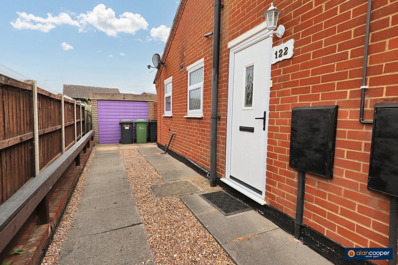 Merlin Avenue, Poplar Farm, Nuneaton, CV10 9JZ