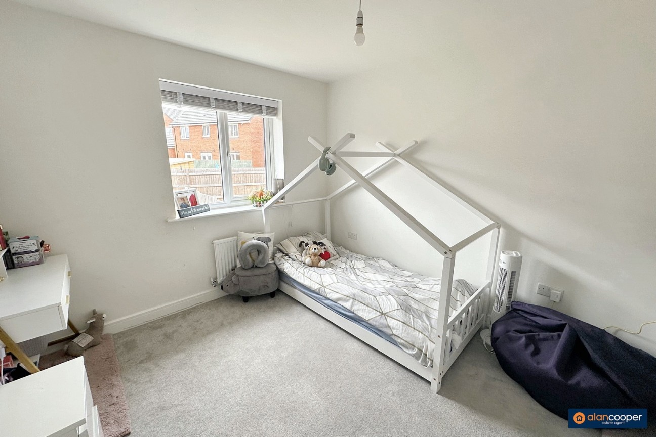 Wem Drive, Raveloe Gardens, Bulkington, CV12 9BA
