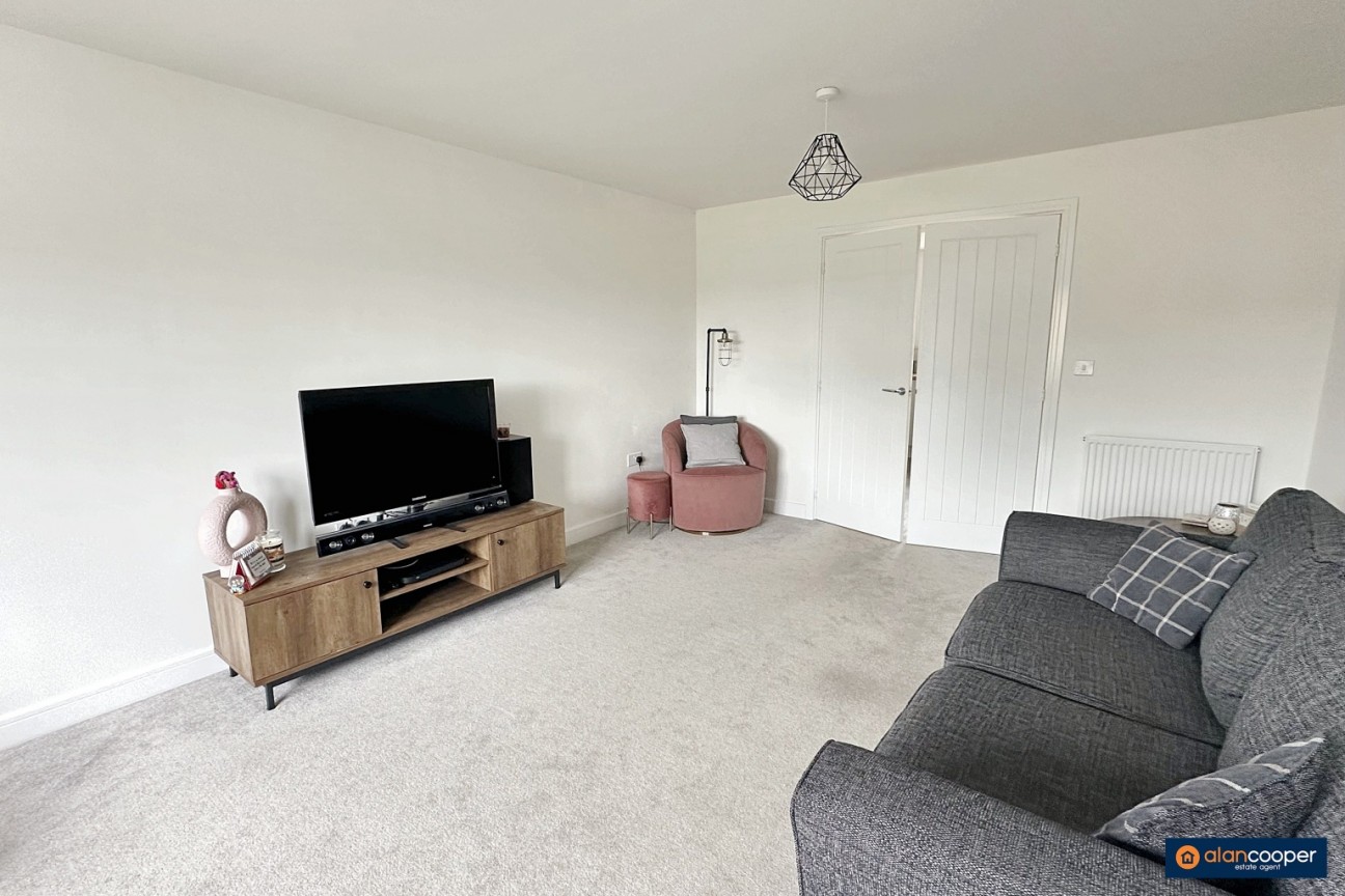Wem Drive, Raveloe Gardens, Bulkington, CV12 9BA