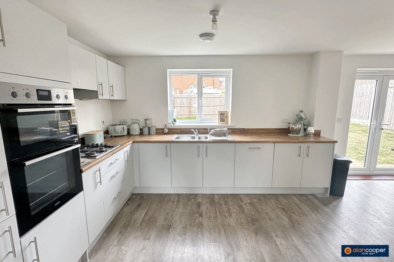 Wem Drive, Raveloe Gardens, Bulkington, CV12 9BA