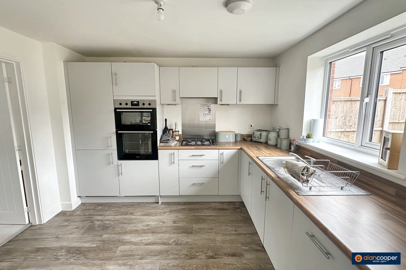 Wem Drive, Raveloe Gardens, Bulkington, CV12 9BA
