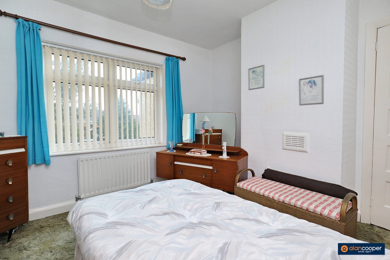 Waverley Square, Attleborough, Nuneaton, CV11 4RU