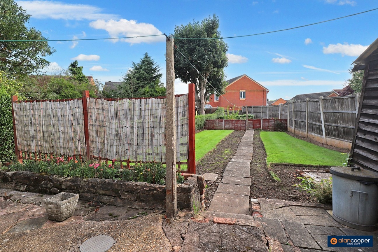 Waverley Square, Attleborough, Nuneaton, CV11 4RU