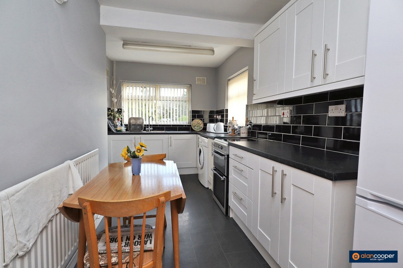 Waverley Square, Attleborough, Nuneaton, CV11 4RU