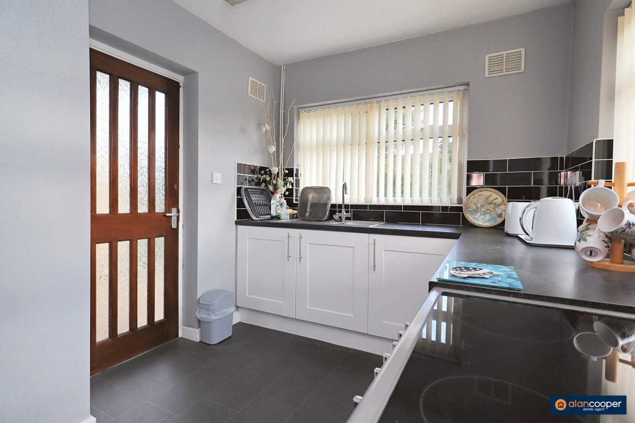 Waverley Square, Attleborough, Nuneaton, CV11 4RU