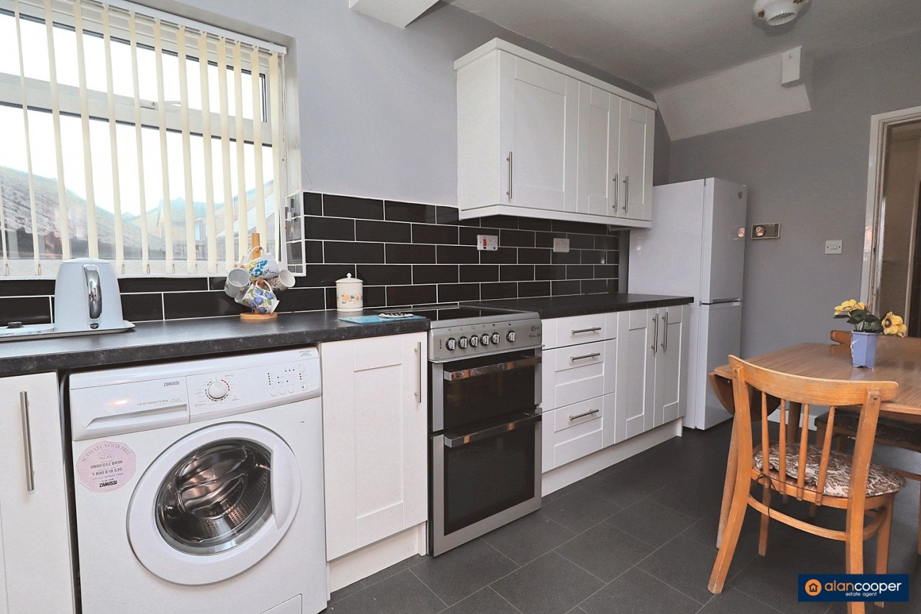 Waverley Square, Attleborough, Nuneaton, CV11 4RU