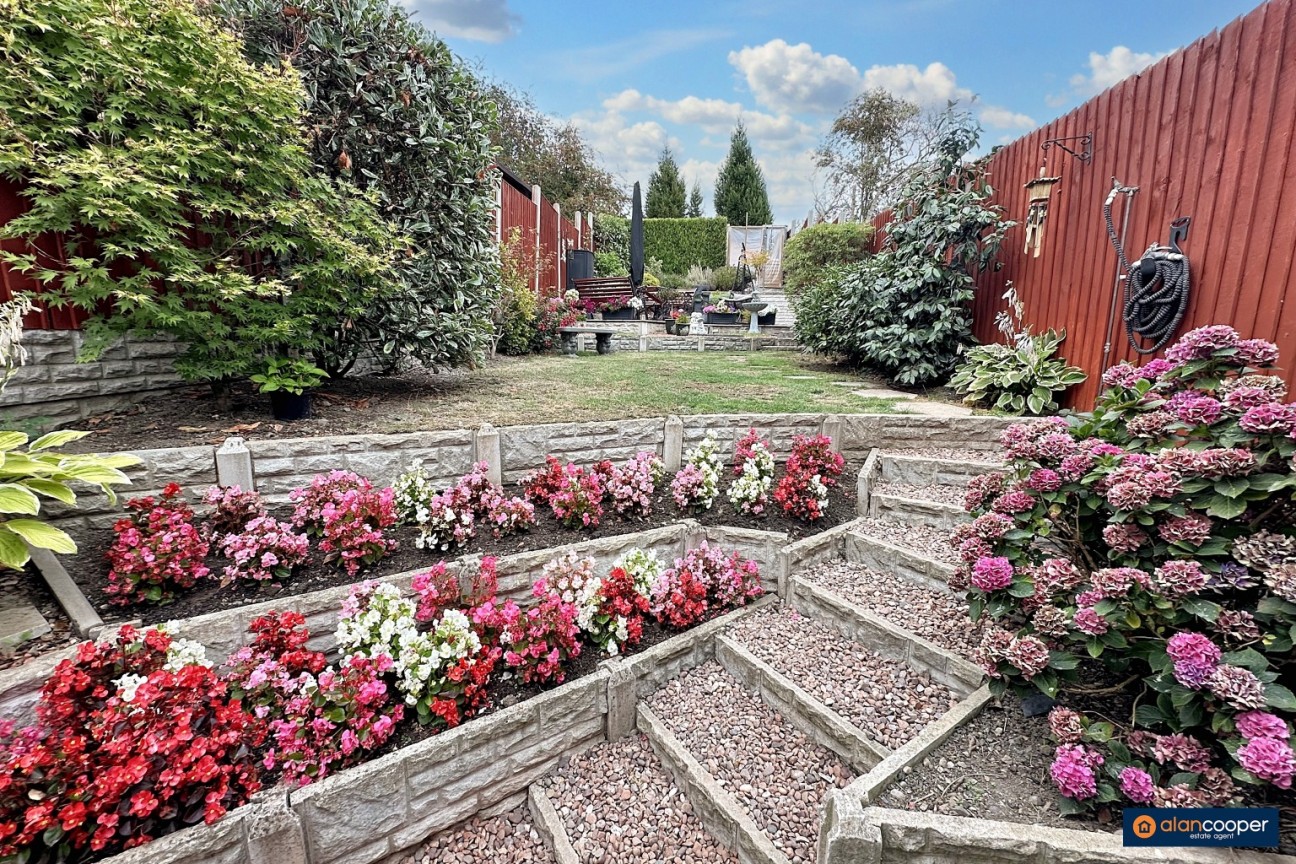 Bucks Hill, Stockingford, Nuneaton, CV10 9LH