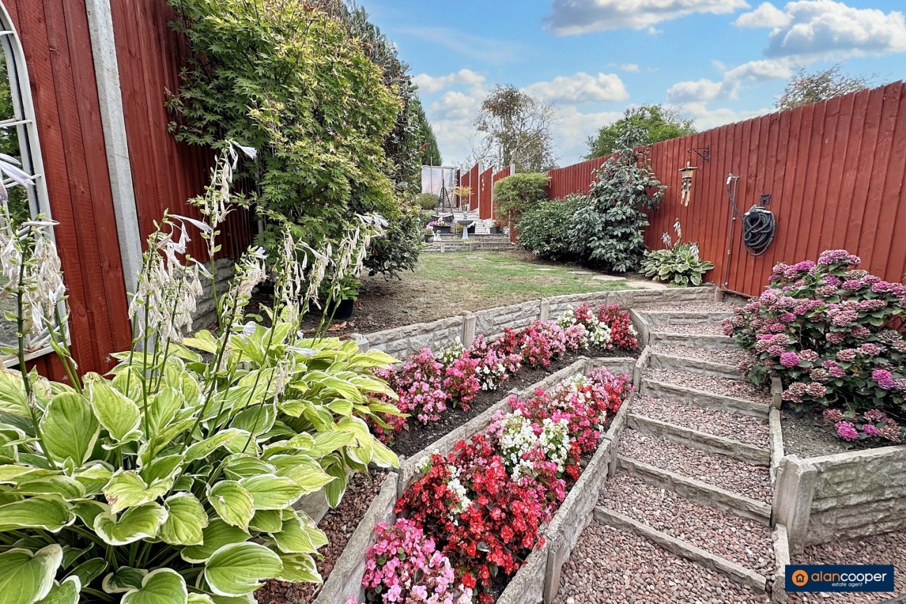 Bucks Hill, Stockingford, Nuneaton, CV10 9LH