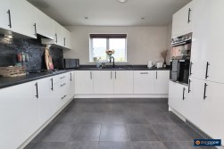 Cabinhill Road, Galley Common, Nuneaton, CV10 9RE