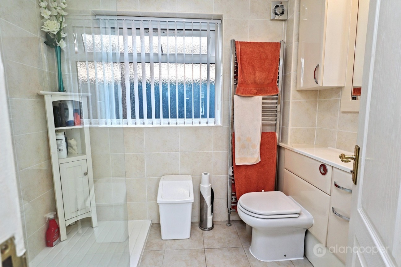 Leyland Road, Bulkington, Bedworth, CV12 9LW