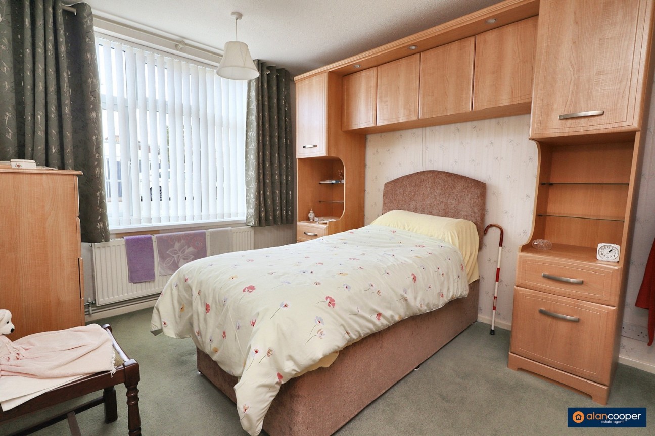 Ferndale Close, Nuneaton, CV11 6AQ