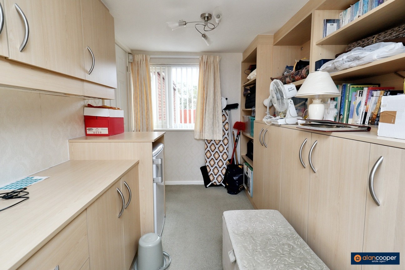 Ferndale Close, Nuneaton, CV11 6AQ