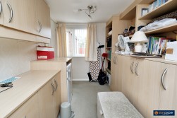 Ferndale Close, Nuneaton, CV11 6AQ