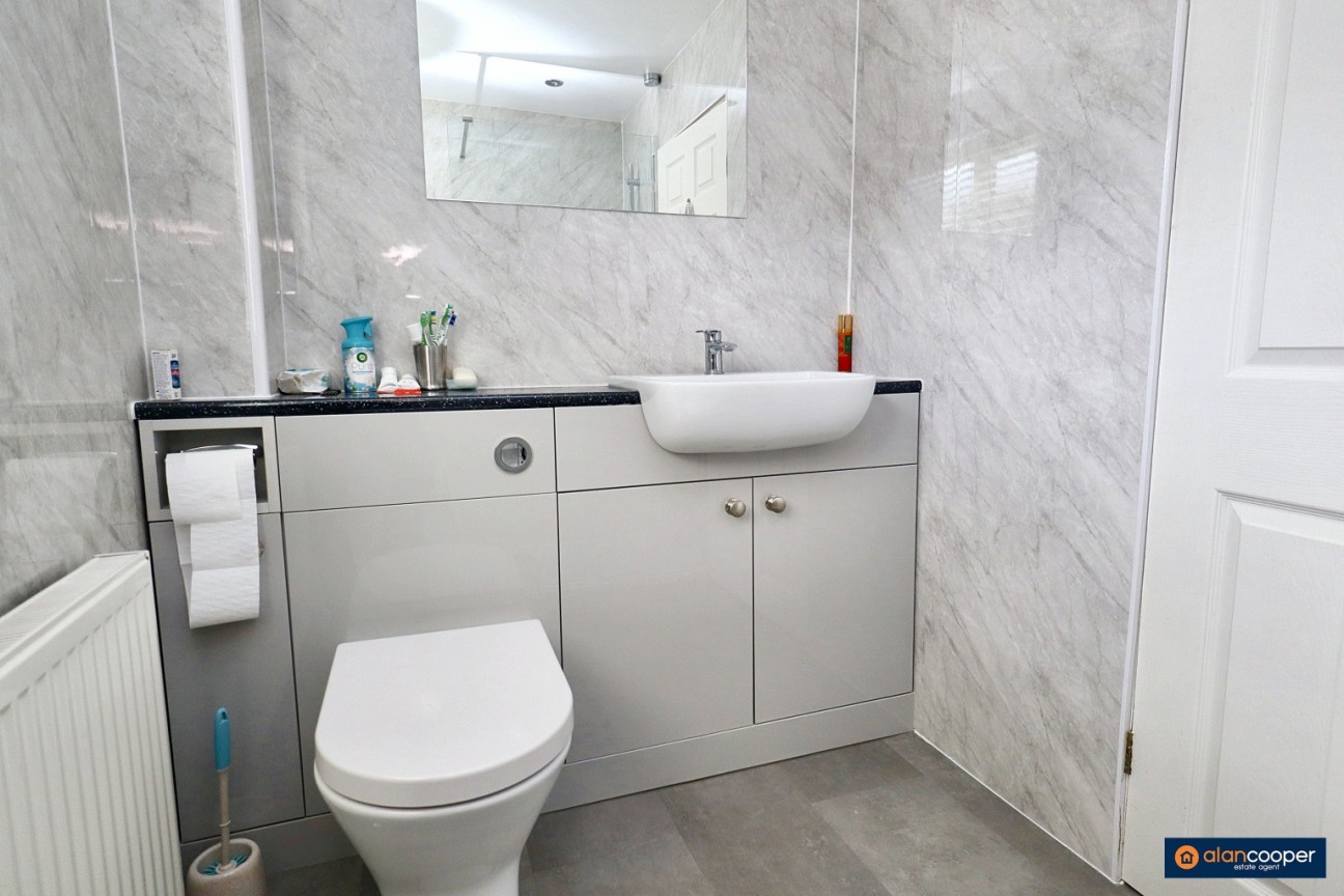 Ferndale Close, Nuneaton, CV11 6AQ