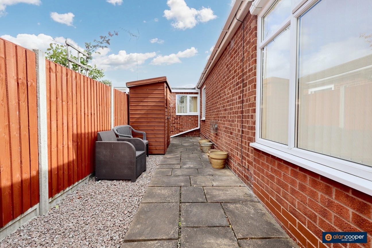 Ferndale Close, Nuneaton, CV11 6AQ