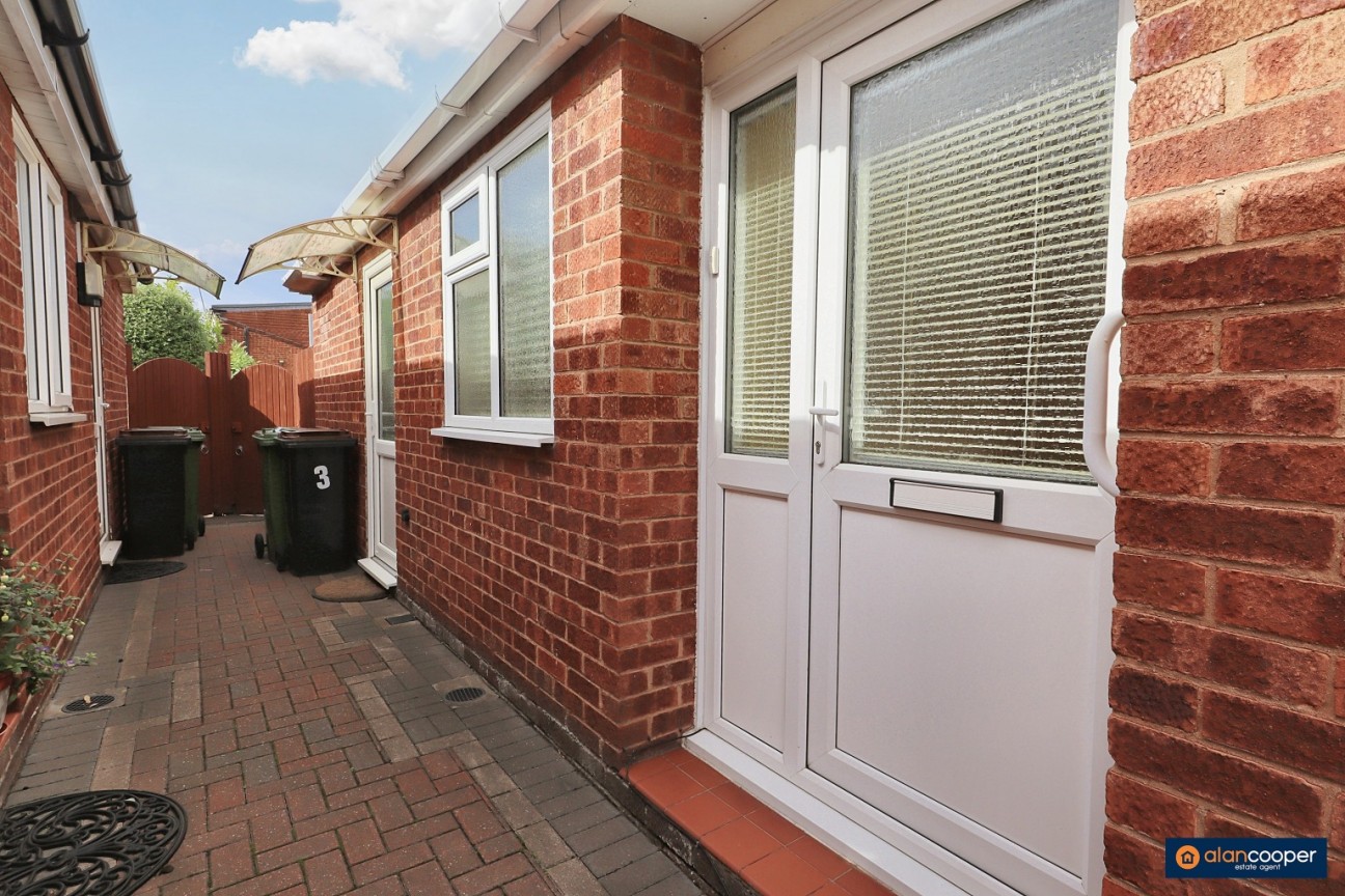 Ferndale Close, Nuneaton, CV11 6AQ