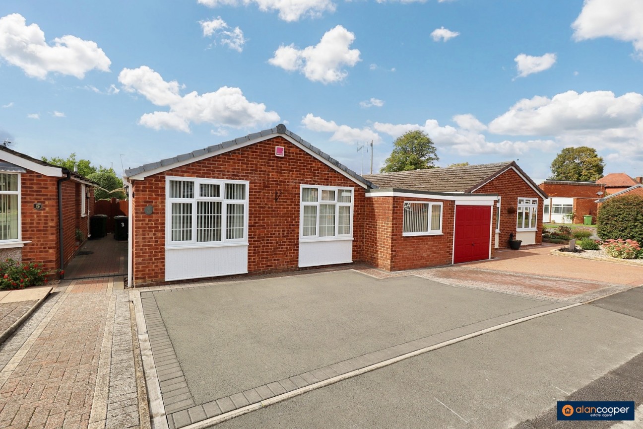 Ferndale Close, Nuneaton, CV11 6AQ