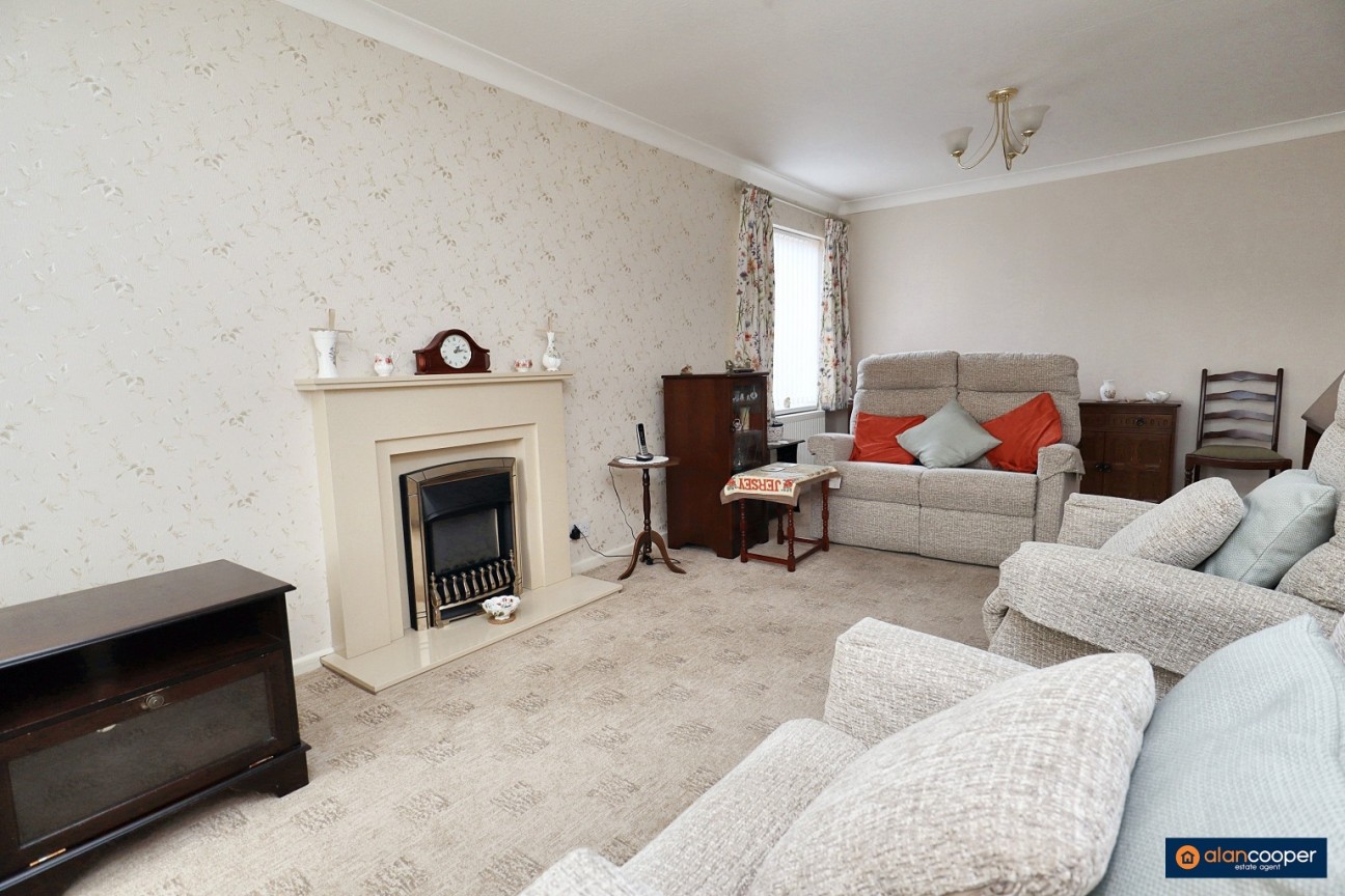 Ferndale Close, Nuneaton, CV11 6AQ