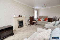 Ferndale Close, Nuneaton, CV11 6AQ