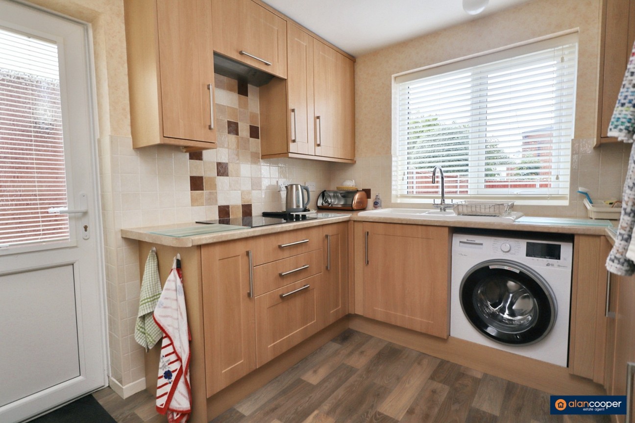 Ferndale Close, Nuneaton, CV11 6AQ