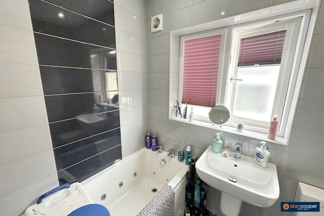 Camp Hill Road, Nuneaton, CV10 0JN