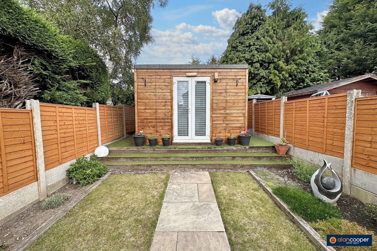 Camp Hill Road, Nuneaton, CV10 0JN