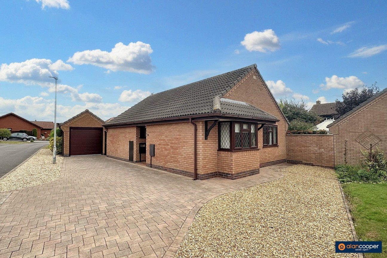 Norwich Close, St Nicolas Park, Nuneaton, CV11 6GF