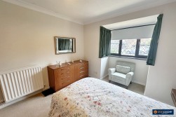 Norwich Close, St Nicolas Park, Nuneaton, CV11 6GF