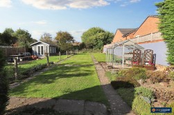 Berrington Road, Nuneaton, CV10 0LB