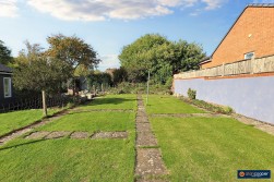Berrington Road, Nuneaton, CV10 0LB