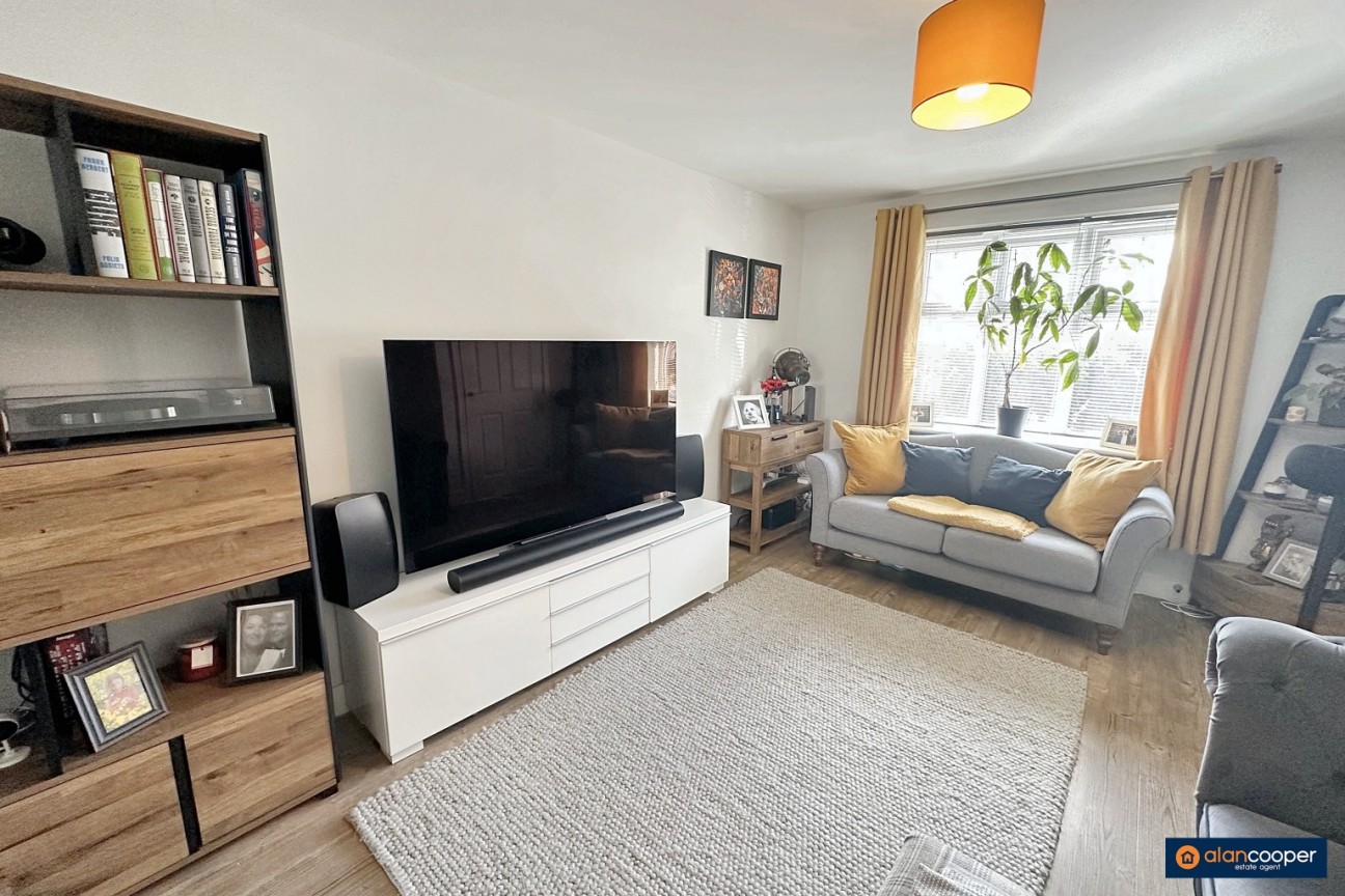 Sunburst Drive, Manor Fields, Nuneaton, CV11 6YQ