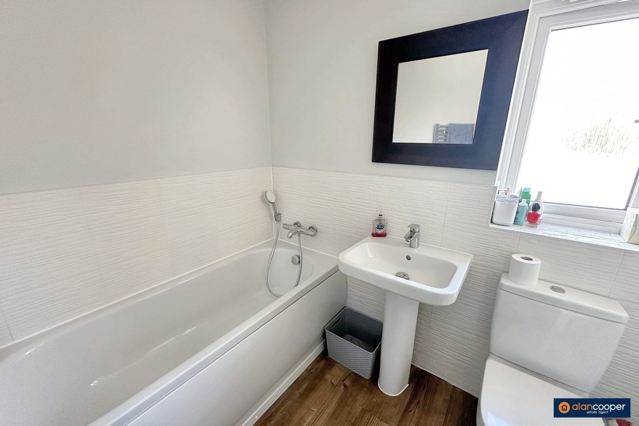 Sunburst Drive, Manor Fields, Nuneaton, CV11 6YQ