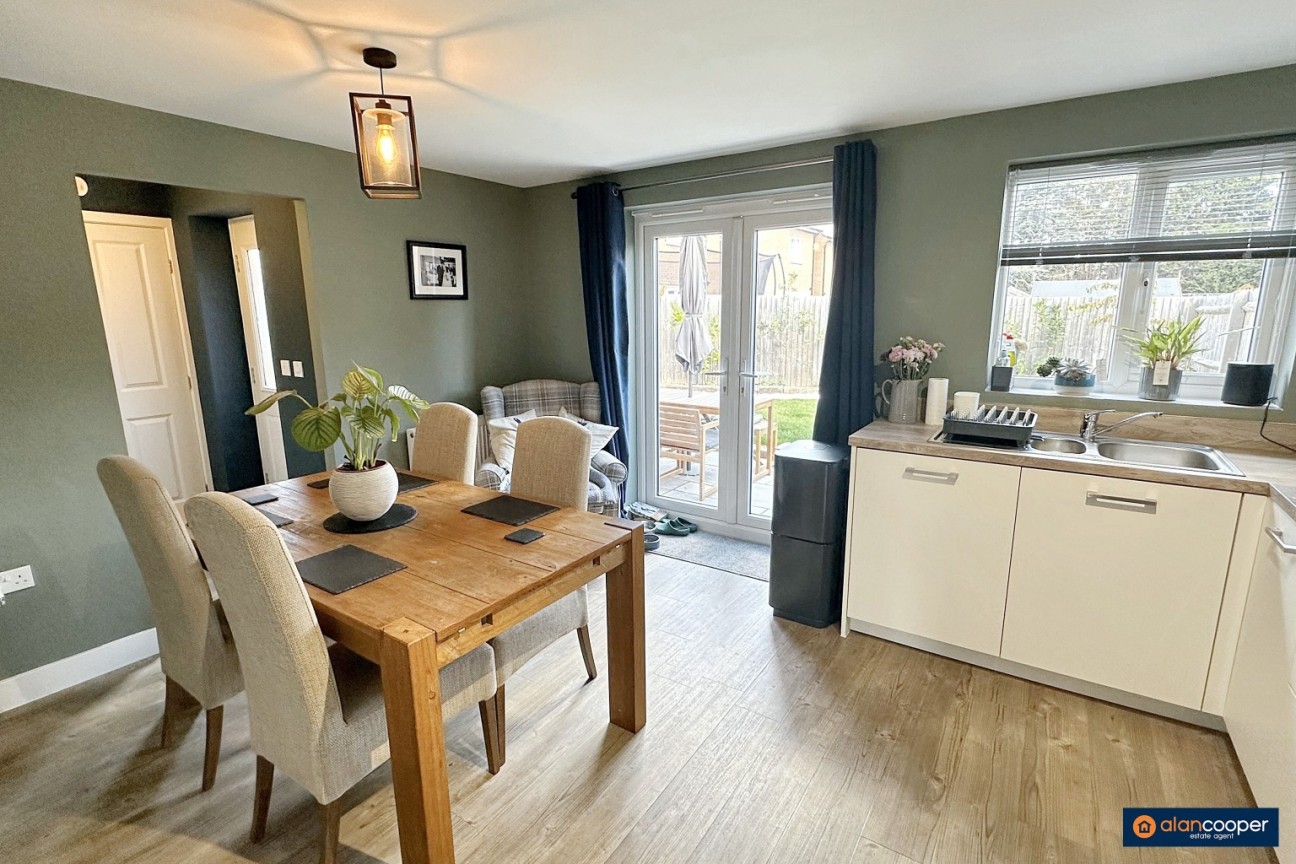 Sunburst Drive, Manor Fields, Nuneaton, CV11 6YQ