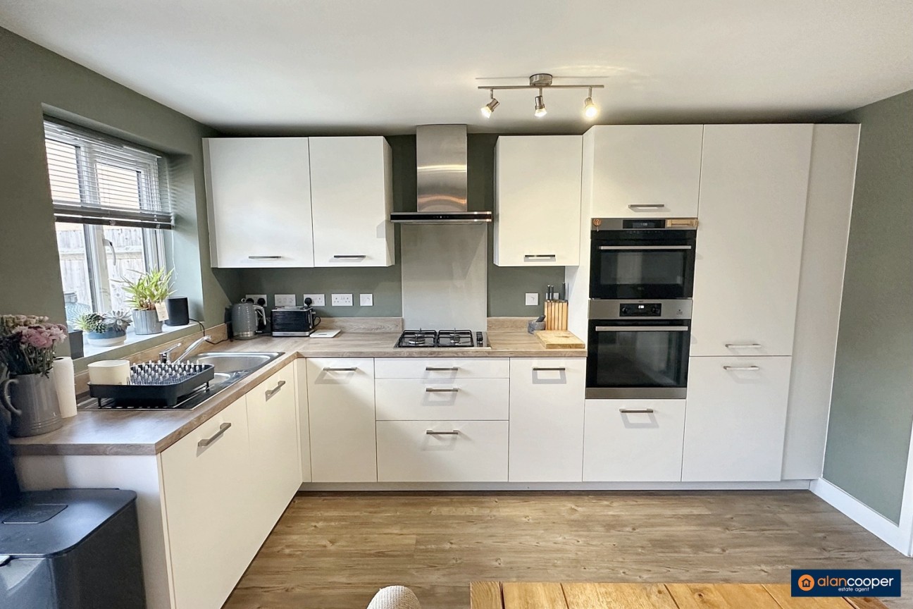 Sunburst Drive, Manor Fields, Nuneaton, CV11 6YQ