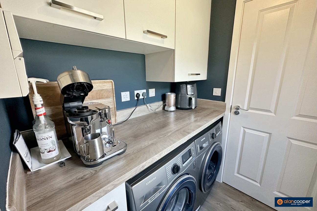 Sunburst Drive, Manor Fields, Nuneaton, CV11 6YQ