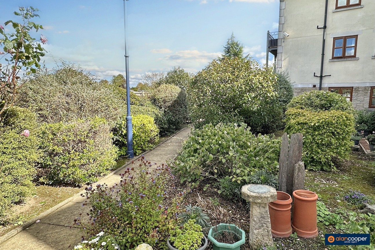 Arbury Mansion, Arbury Garth, Nuneaton, CV10 8LS